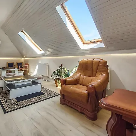 1 Bedroom Stunning In *